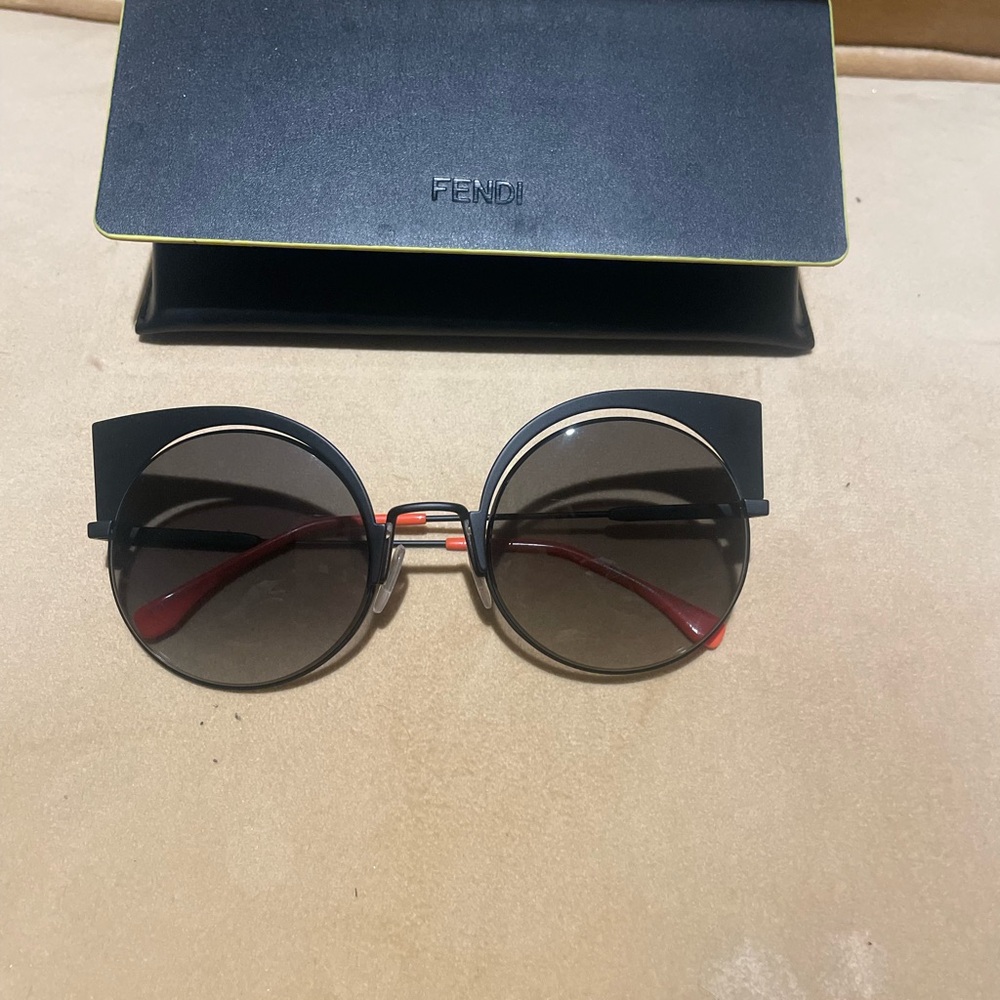 Fendi Women's Sunglasses with Black Frame and Red Accents
